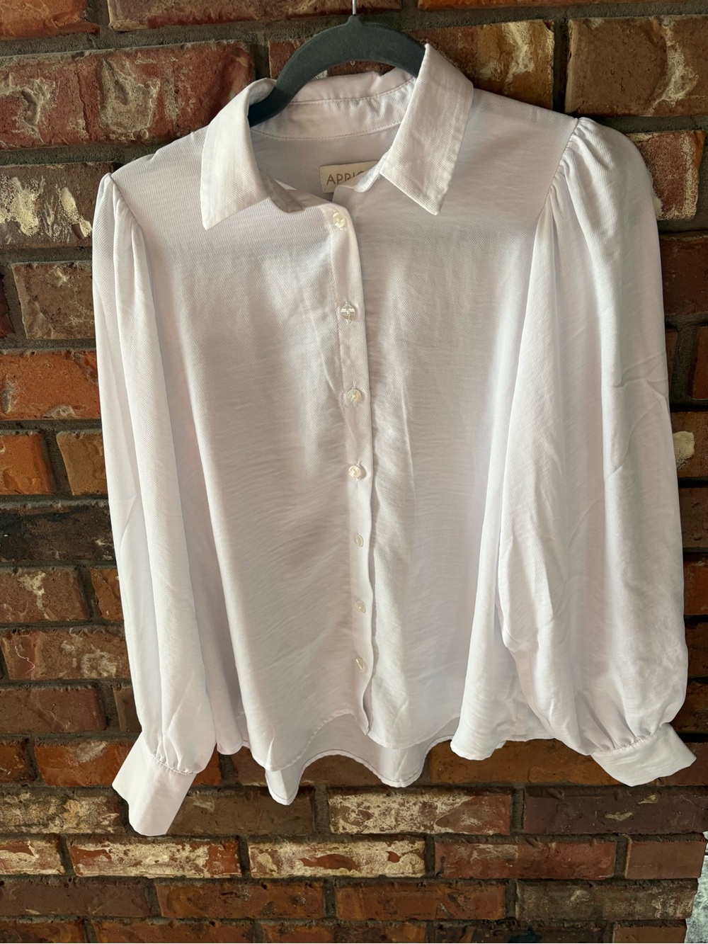 Apricot Long Sleeve Blouse in White Size 4 Like New